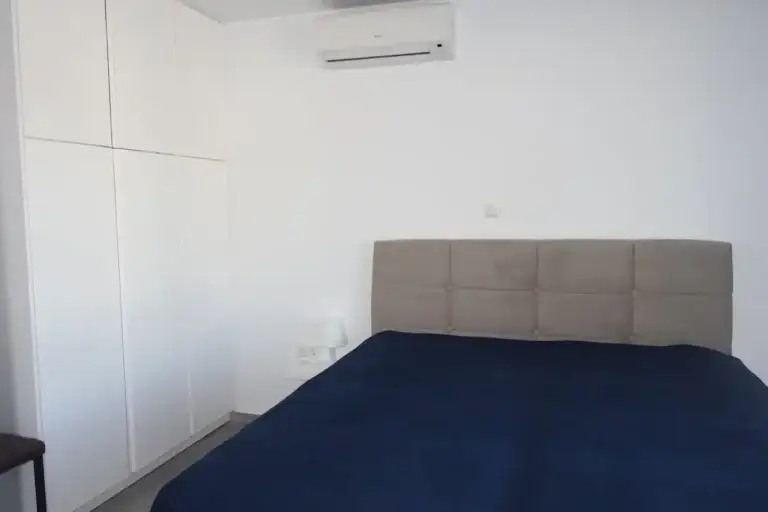 apt_bedroom